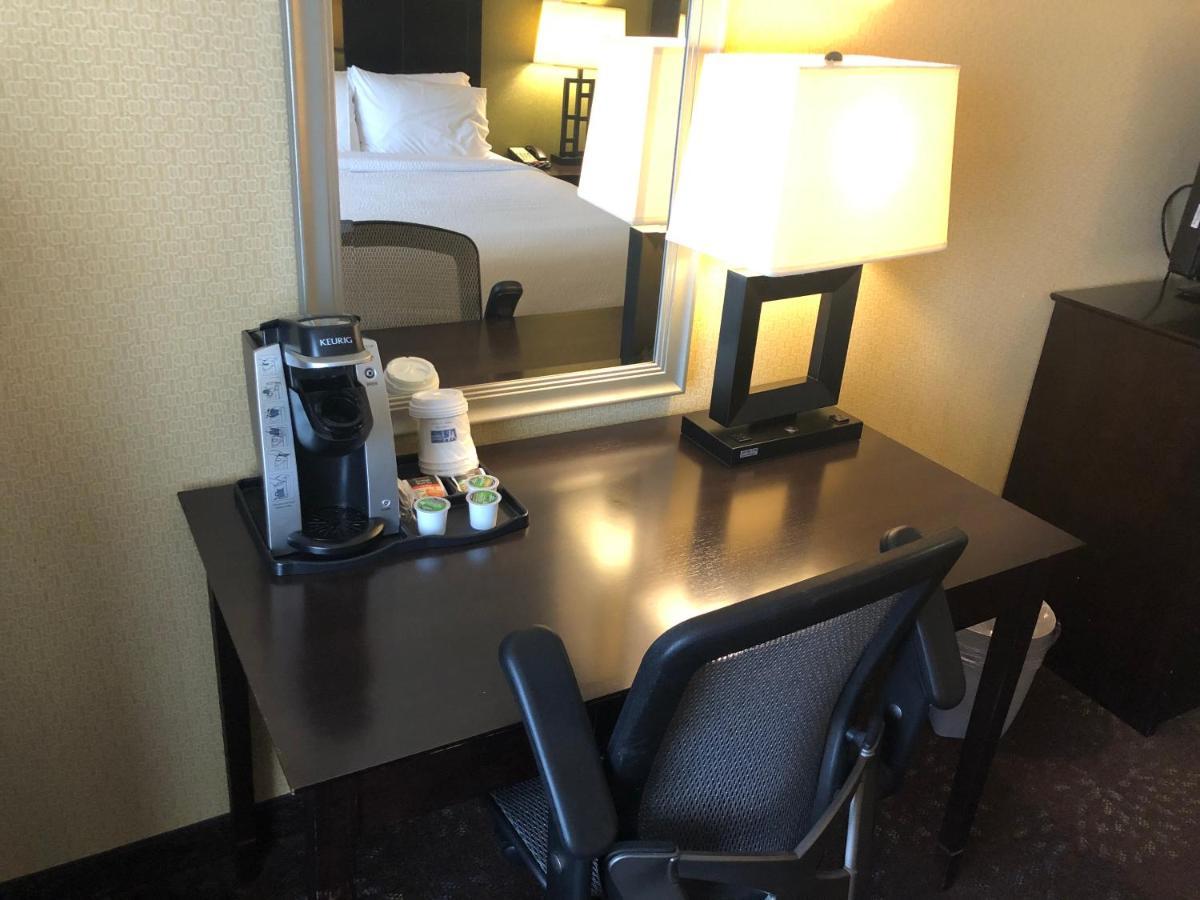 Holiday Express & Lansing-dimondale By Ihg Hotel Dimondale